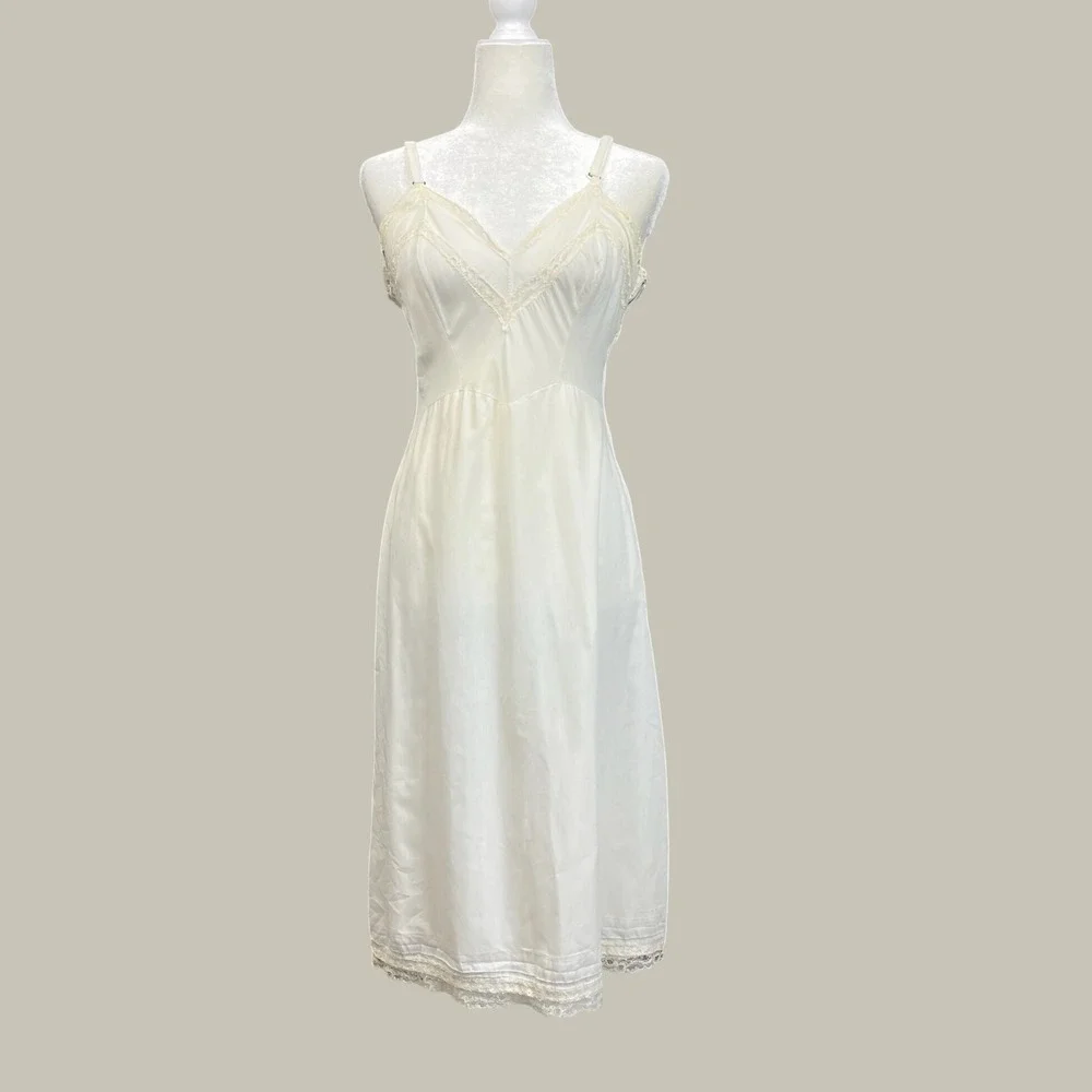 Vtg 1950s Ivory Full Slip Womens XS Lace Trim Bias Cut Pin Up Babydoll Lingerie